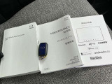 取扱説明書・整備手帳・スペアキーが保管されています。