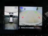 アラウンドビューモニターも搭載。車体を4方向のカメラで「上から見下ろしたような映像」を映し、車庫入れなどをアシストしてくれます。