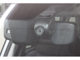 現代の車社会の必需品。ドライブレコーダー装着。エンジン始動後の一部始終を記録します。