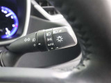 <AUTOライト>周囲の明るさをセンサーでキャッチして、ヘッドライトを自動的に点けてくれる賢い機能です!