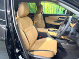運転席シート廻りは使用感も少なく、良好な状態となっています。前オーナー様が丁寧に使っていたことがよくわかりますね。