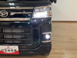 LEDヘッドライト&LEDフォグランプを装備!白く明るい光で暗い道も安心して運転出来ます♪