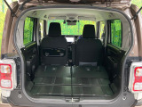 普段のお買い物や通勤、送迎等に十分な荷室スペースを確保しております。セカンドシートを倒すと、大きな荷物の積載も可能です♪