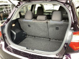 トランクの広さは、どうです、たくさんの荷物が積めますよ。