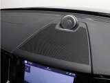 【Bowers&Wilkins】世界のオーディオファン垂涎のプレミアムサウンドシステムを搭載。コンサートホールのベストポジションに相当する音場空間を忠実に再現。乗る人すべてに驚きの音響体験を提供します