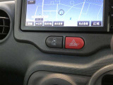 片側電動スライドドアのスイッチ付です。車内からもスイッチひとつで楽にドアの開閉が可能です。電動なので開閉時に力を使う必要がなく、半ドアになることもありません!