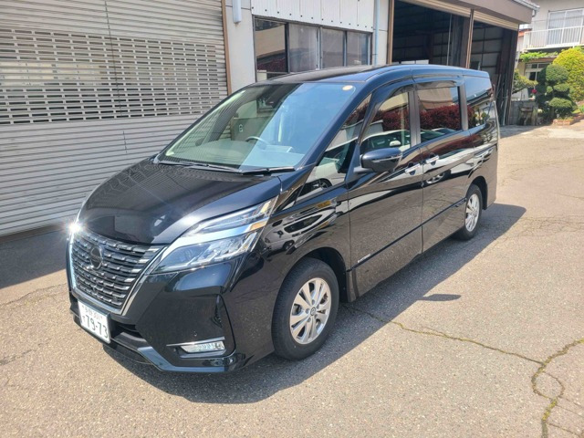 セレナ 2.0 ハイウェイスターV 4WD 