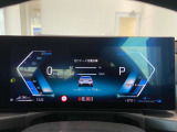 『運転』に対するBMWのこだわりはメーターパネルにも表れております。視野性の良いメーターパネルは疲労感の軽減と、運転の楽しさをもたらしてくれます。