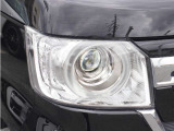【ヘッドライト】省電力で長寿命の明るく運転しやすいLEDヘッドランプです。明るく照らすので暗い夜道からお客様を守ってくれます。