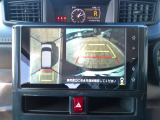 バックガイドモニターで、後方を確認しながら安心して駐車することができます。運転初心者も熟練者も必須の機能ですよ!