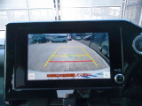 バックガイドモニターで、後方を確認しながら安心して駐車することができます。運転初心者も熟練者も必須の機能ですよ!