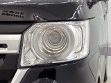 LEDヘッドライトは、点灯の瞬間から最大光量を発揮し、突然暗くなるトンネルなどでの安定感を高めます。