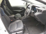 運転席はこのような雰囲気です。このポジションで安全運転です。前後左右の見通しはといってもやはり現車確認がなにより分かりやすいです。ご来店お待ちしております(^^)/