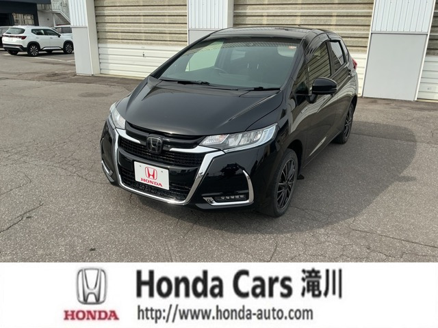 フィット1.5 ハイブリッド モデューロ スタイル ホンダセンシング 4WD