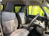 運転席まわりには十分なスペースがあり、大柄な方でもゆったり運転していただける環境です。