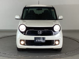 とっても明るいディスチャージヘッドライト(HID)です。 また、フォグライトもついています!