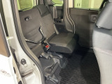 後席をはね上げれば、「もうひとつの荷室」が生まれます。