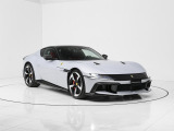 外装色はBianco Articoでございます。