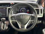 【純正革巻きステアリング】上質な革を使用することで、手にしっかり馴染みとても運転しやすいハンドルです♪