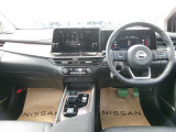 操作しやすい運転席廻り!操作パネルも使いやすい!!ドライブが楽しくなります!