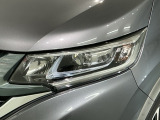 LEDヘッドライトは、点灯の瞬間から最大光量を発揮し、突然暗くなるトンネルなどでの安定感を高めます。