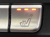 ●フロントシートヒーティング:運転席・助手席共に三段階で調節が可能なシートヒーターを装備しております。季節を問わず快適にご使用いただけます。