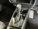 発進時から滑らかに加速する無段階変速のCVTはストップ&ゴーの多い街の中も快適です