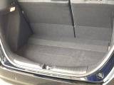 コンパクトサイズながら広い荷室スペースを確保。日常使いからレジャーまで幅広く対応できます。