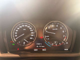 『運転』に対するBMWのこだわりはメーターパネルにも表れております。視野性の良いメーターパネルは疲労感の軽減と、運転の楽しさをもたらしてくれます。