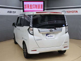 約10km/h以下で障害物をステレオカメラやソナーセンサが認識後、踏み間違いを判定してエンジン出力を抑制。さらに、衝突する可能性があるとシステムが判断するとブレーキ制御が作動します。
