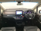 【前方視界】開放的な前方視界!運転がしやすく疲れにくいです♪窓が大きく、見通しがとっても良いおクルマですよ♪
