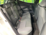 コンパクトカーですが、セカンドシートは十分な広さがあり快適にお乗りいただけます♪シートを倒して大きな荷物を積んだりと、用途の幅が広い1台です。