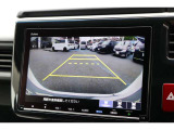 車庫入れ時は、3アングル切替で安心です。