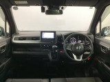 【前方視界】開放的な前方視界!運転がしやすく疲れにくいです♪窓が大きく、見通しがとっても良いおクルマですよ♪