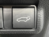 【パワーバックドア】スマートキーや運転席のボタンを押すだけでリアゲートが自動で開閉します!荷物を持っている時や、高い位置にあるバックドアを閉める際に便利な機能です♪