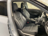 運転席まわりは、使用感も少なく良好な状態です。