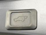 【パワーバックドア】スマートキーや運転席のボタンを押すだけでリアゲートが自動で開閉します!荷物を持っている時や、高い位置にあるバックドアを閉める際に便利な機能です♪