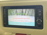 【バックカメラ】駐車時に後方がリアルタイム映像で確認できます。大型商業施設や立体駐車場での駐車時や、夜間のバック時に大活躍!運転スキルに関わらず、今や必須となった装備のひとつです!