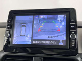 アラウンドビューモニターで車を上空から見下ろしているような映像を映し出します。周囲の状況がひと目でわかります!