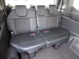 3列目シートは車内全体を爽快に見渡せて、座り心地も快適に。すべてのシートの居心地を、とことん追求しました。