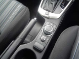 マツダ2 1.5 15S 4WD ユーティリティパッケージが入荷! 走行3.7万キロ台のおすすめの一台です。日本全国納車可能です。皆様のお問い合わせお待ちしています。