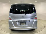 ご納車までの期間ですが、県内のお客様は2、3週間、県外のお客様は3、4週間ほどでご納車が可能となります。但し、お支払いや書類の状況によっては多少の前後もありますので、その際には何卒ご了承下さい。