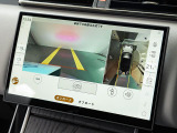 【3Dサラウンドカメラ】は狭い場所でも安心して駐車できるようにサポート。タッチスクリーンの表示と音で障害物との距離を確認できます。車幅感覚に慣れていない方や駐車の苦手な方には必見の装備といえます♪