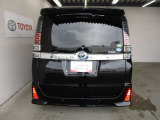 バックカメラが付いているので後方確認が非常にしやすいです。今や運転初心者も熟練者も必須装備!