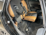 後席をはね上げれば、「もうひとつの荷室」が生まれます。