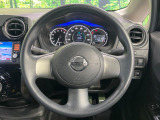 インテリアに合わせたデザインのステアリングは、運転される方のことも考え、運転しやすい形状、大きさです。是非一度、実際に触ってお確かめください。