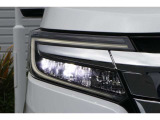 LEDヘッドライトで夜間の視認性も高く、更にオートライト搭載で、車外の明るさを感知し自動でライトを点消灯します。またエンジンOFFにすれば一緒に消灯し、消し忘れやトンネル走行時などに非常に重宝します!