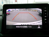 アラウンドビューモニター。空の上から見下ろすような視点でスムース駐車。