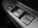全席パワーウインドウ★運転席はワンタッチで開閉可能です♪