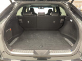 【トランク】積み込みやすくて、たっぷり積める荷室です。シートアレンジできるものは、乗車人数と荷物の量や大きさによってシートを動かすことができるので、より快適なドライブが可能です!